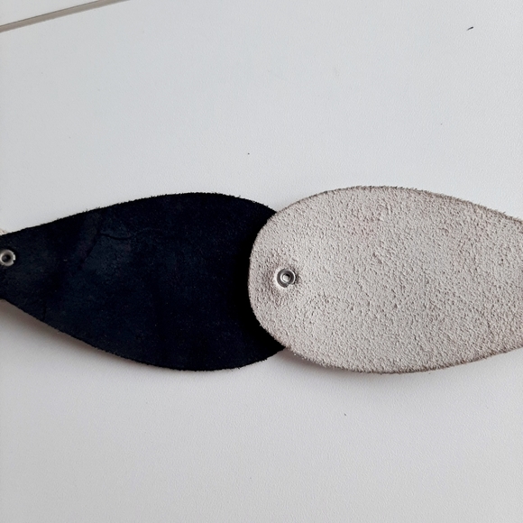 BLACK AND WHITE LEATHER BELT - Picture 9 of 9